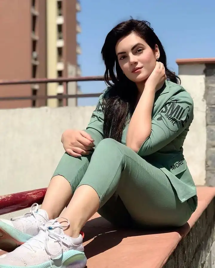 Reena - Hot Call Girl in Guwahati